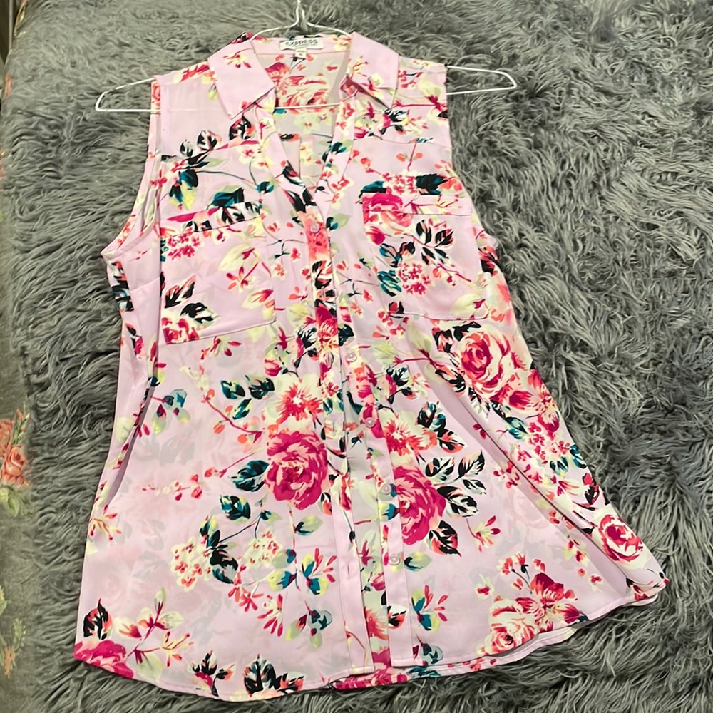 Express-The Portofino Shirt- sleeveless blouse- pink floral